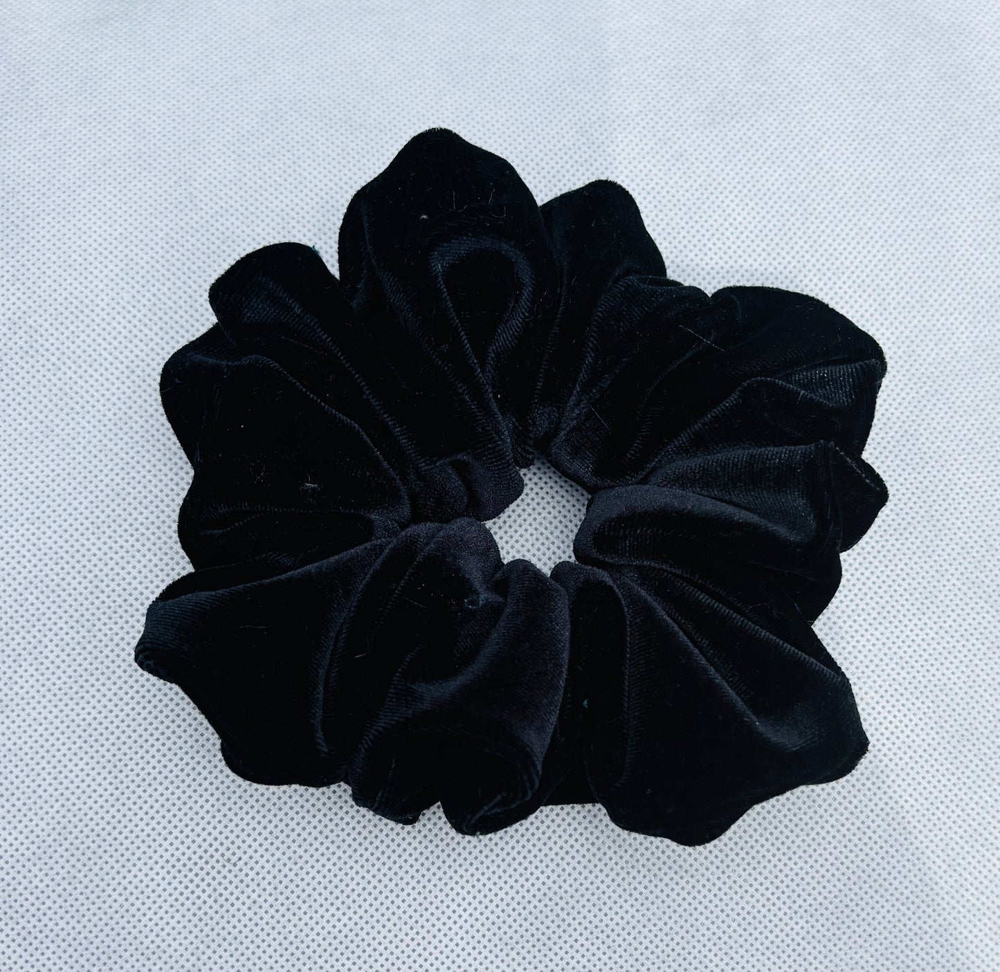 Makas Luxe Velvet Scrunchie