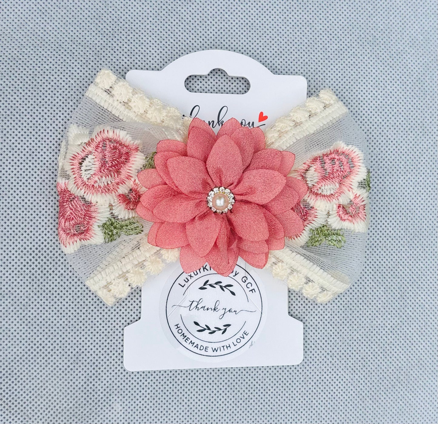 Makas Lace Bow Hair Clip